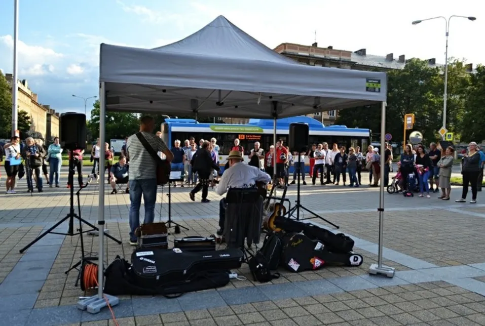 V ulicích Poruby zněl swing, blues, folk i populární hity