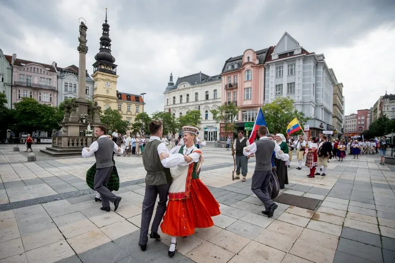 OSTRAVSKÉ ULICE OŽIJÍ FOLKLOREM